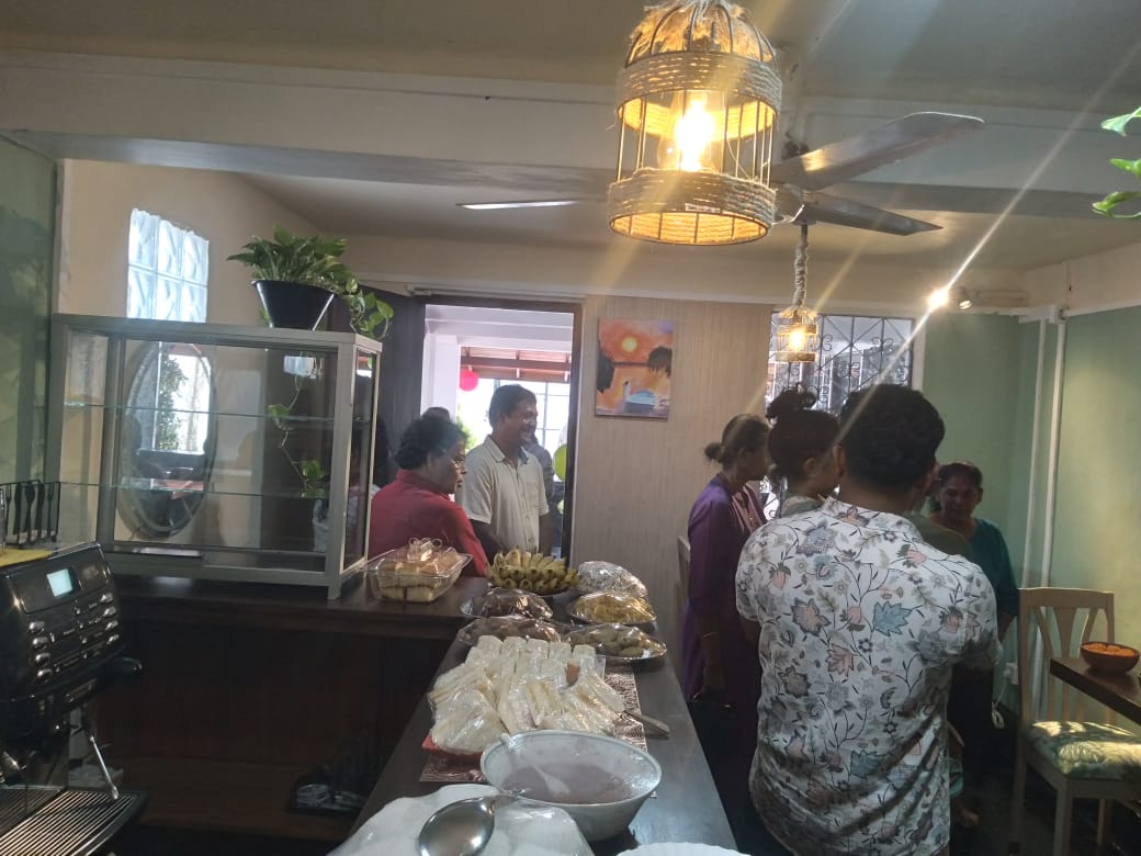 Earth Leaf during service with customers